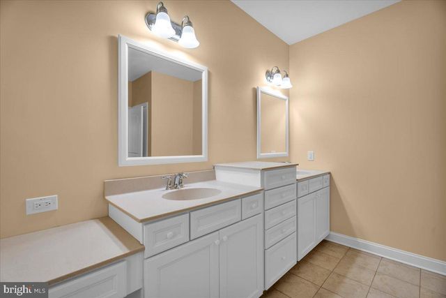 3 REMINGTON DR, West Berlin, NJ 08091