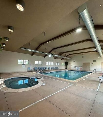 3 REMINGTON DR, West Berlin, NJ 08091