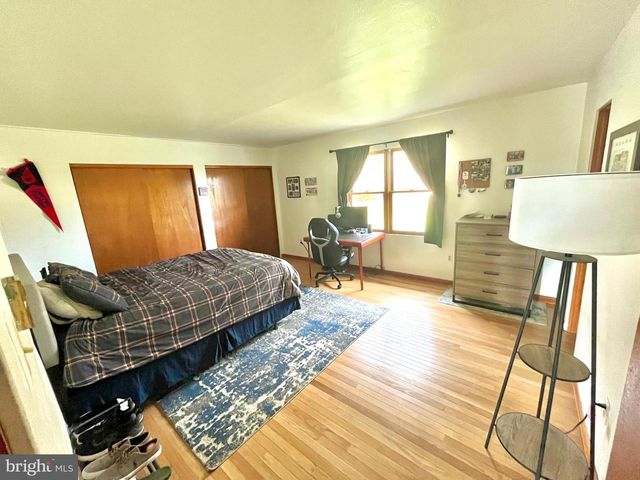 5 FIELDCREST DR, Tunkhannock, PA 18657