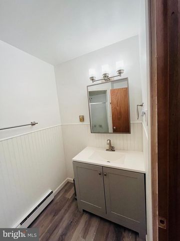 5 FIELDCREST DR, Tunkhannock, PA 18657