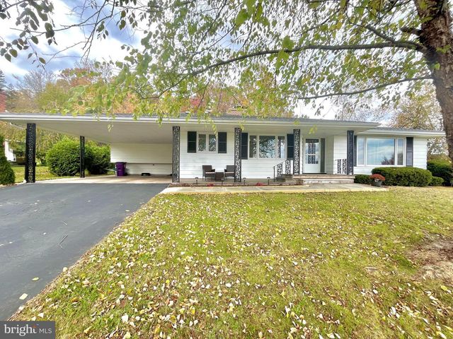 5 FIELDCREST DR, Tunkhannock, PA 18657