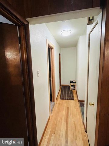 5 FIELDCREST DR, Tunkhannock, PA 18657