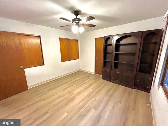 5 FIELDCREST DR, Tunkhannock, PA 18657