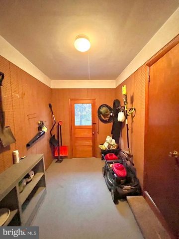 5 FIELDCREST DR, Tunkhannock, PA 18657