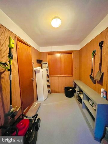 5 FIELDCREST DR, Tunkhannock, PA 18657