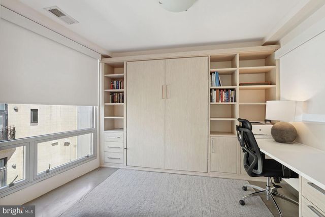 2351 Champlain St NW Apt P3, Washington, DC 20009