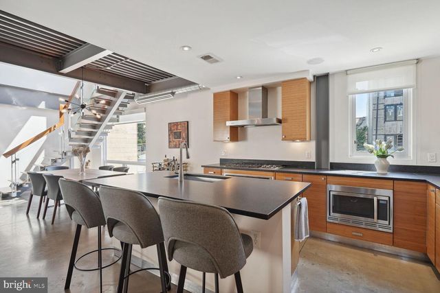 2351 Champlain St NW Apt P3, Washington, DC 20009