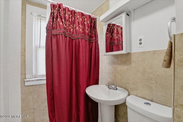 72 Pulaski Avenue, Carteret, NJ 07008