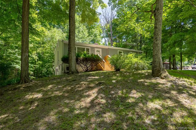 662 Willow Brook Road, Clinton Corners, NY 12514