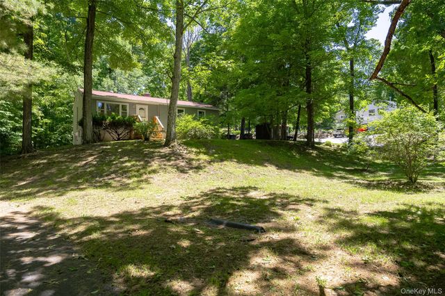 662 Willow Brook Road, Clinton Corners, NY 12514
