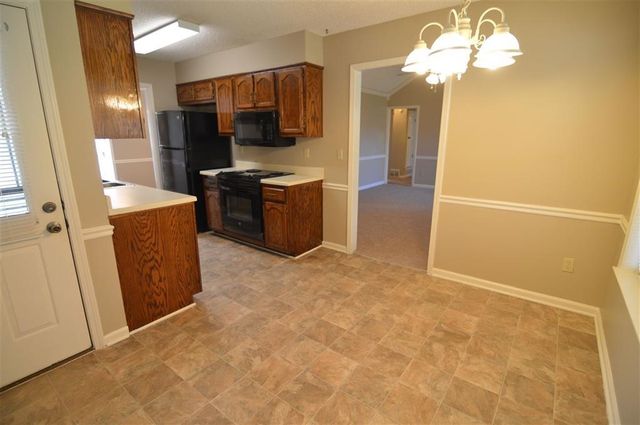 2717 DEER GLADE LN, Memphis, TN 38133