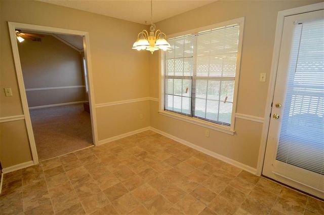 2717 DEER GLADE LN, Memphis, TN 38133