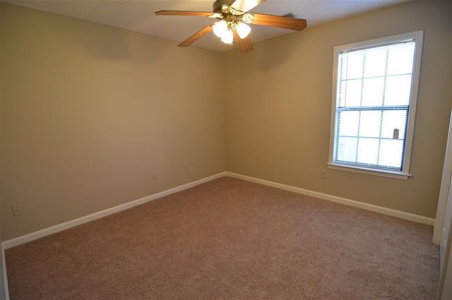 2717 DEER GLADE LN, Memphis, TN 38133