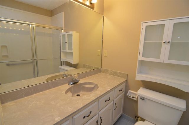 2717 DEER GLADE LN, Memphis, TN 38133