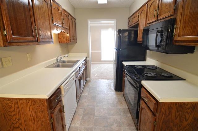 2717 DEER GLADE LN, Memphis, TN 38133