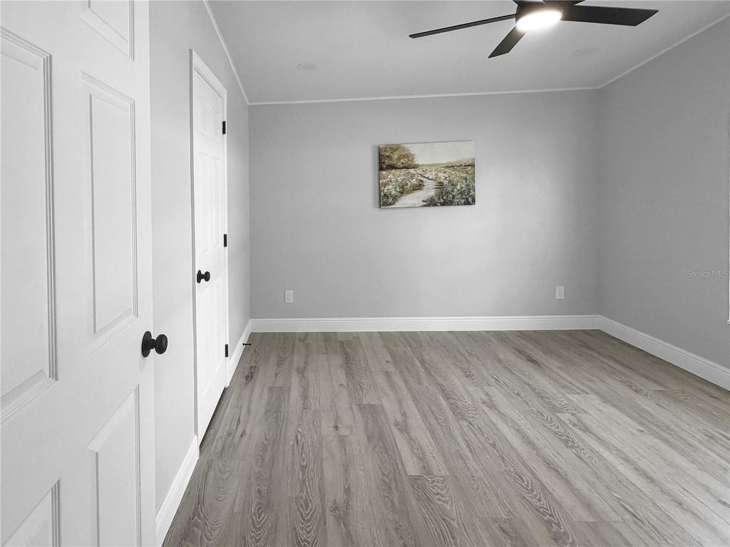 Image 6 of property listing at 205 KAYLOR DRIVE, Auburndale, FL 33823