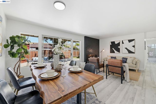 31070 Meadowbrook Ave, Hayward, CA 94544