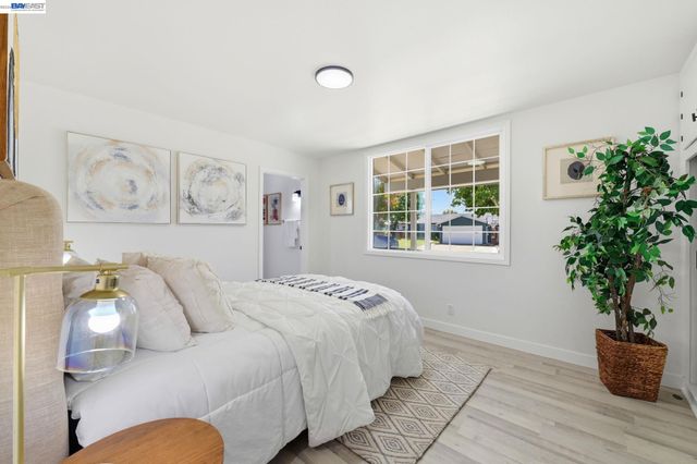 31070 Meadowbrook Ave, Hayward, CA 94544