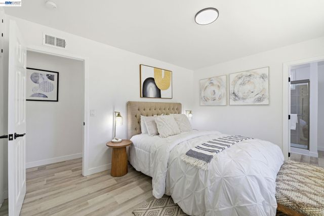 31070 Meadowbrook Ave, Hayward, CA 94544