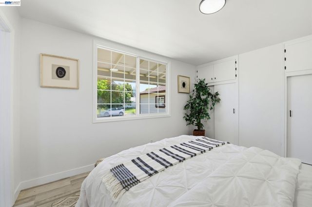 31070 Meadowbrook Ave, Hayward, CA 94544