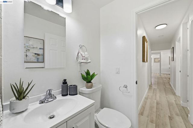 31070 Meadowbrook Ave, Hayward, CA 94544