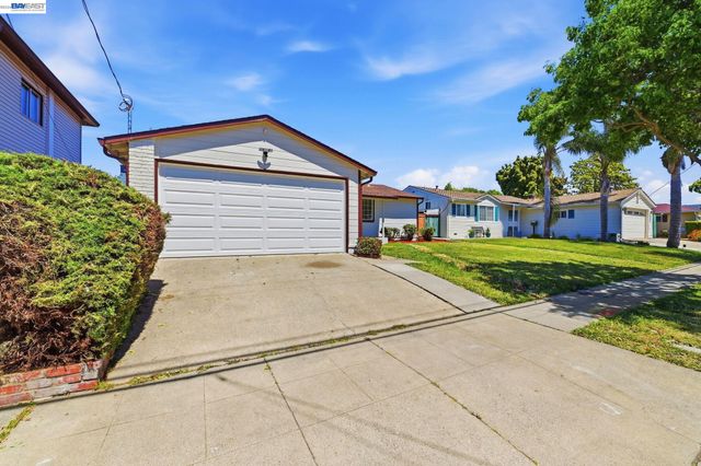 31070 Meadowbrook Ave, Hayward, CA 94544