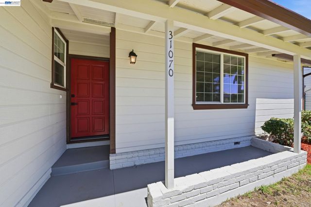 31070 Meadowbrook Ave, Hayward, CA 94544