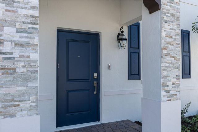 12990 SW 229th Ter, Miami, FL 33170