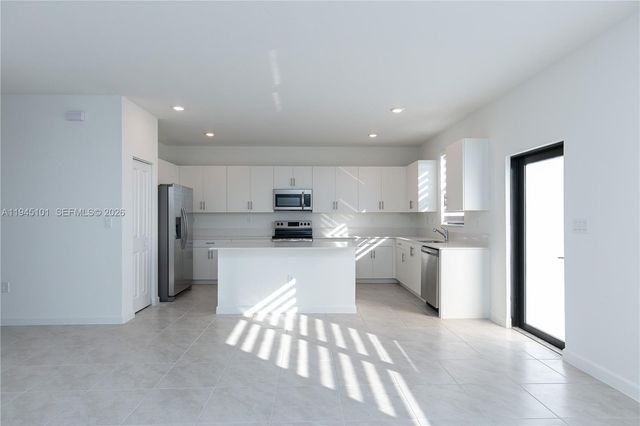 12990 SW 229th Ter, Miami, FL 33170