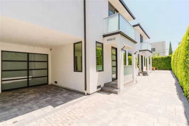 4418 Kingswell Avenue, Los Angeles, CA 90027