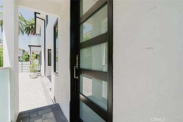 4418 Kingswell Avenue, Los Angeles, CA 90027