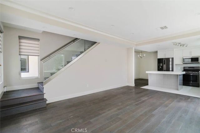 4418 Kingswell Avenue, Los Angeles, CA 90027