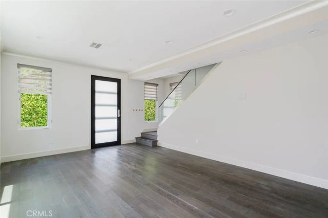 4418 Kingswell Avenue, Los Angeles, CA 90027