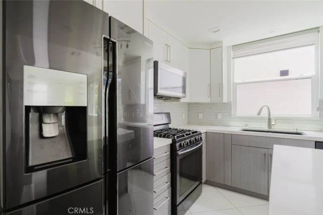 4418 Kingswell Avenue, Los Angeles, CA 90027