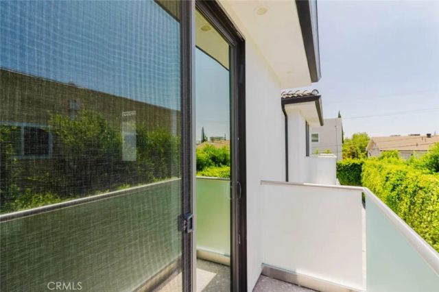 4418 Kingswell Avenue, Los Angeles, CA 90027