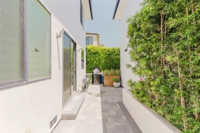 4418 Kingswell Avenue, Los Angeles, CA 90027