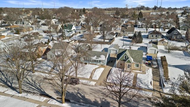 1330 S 103rd STREET, West Allis, WI 53214