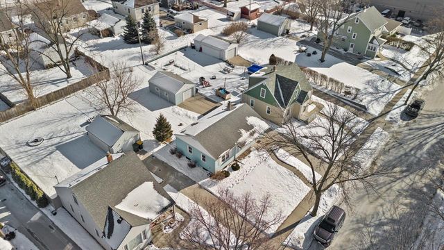 1330 S 103rd STREET, West Allis, WI 53214