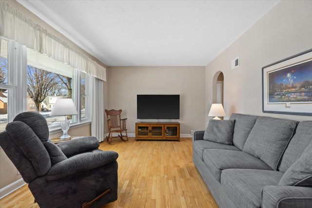 1330 S 103rd STREET, West Allis, WI 53214