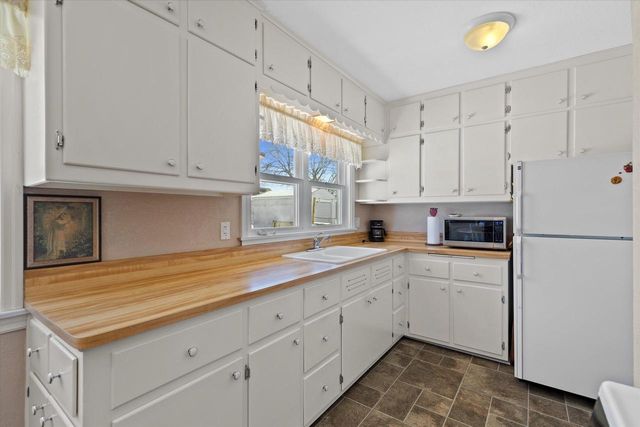 1330 S 103rd STREET, West Allis, WI 53214