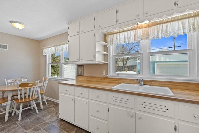 1330 S 103rd STREET, West Allis, WI 53214