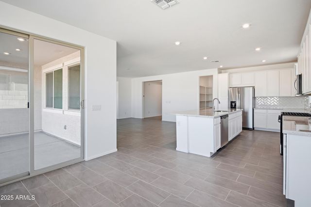 19020 W STELLA Avenue, Waddell, AZ 85355