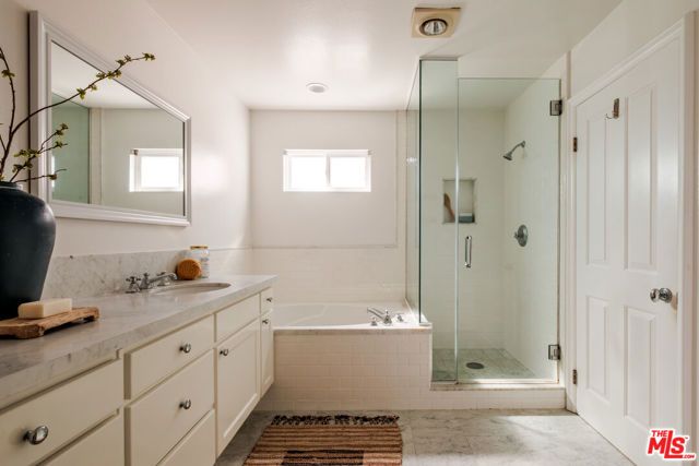 844 17th Street 105, Santa Monica, CA 90403