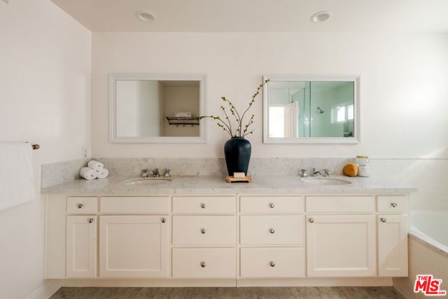 844 17th Street 105, Santa Monica, CA 90403