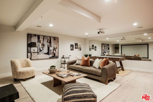 844 17th Street 105, Santa Monica, CA 90403