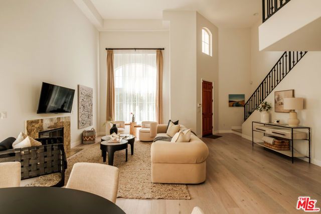 844 17th Street 105, Santa Monica, CA 90403