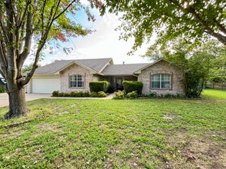 827 Chatsworth Drive, Grove, OK 74344