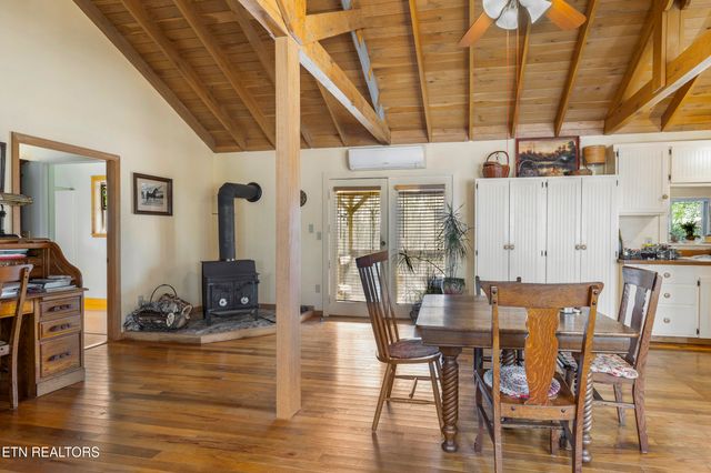 258 Charlie Newberry Rd, Lancing, TN 37770