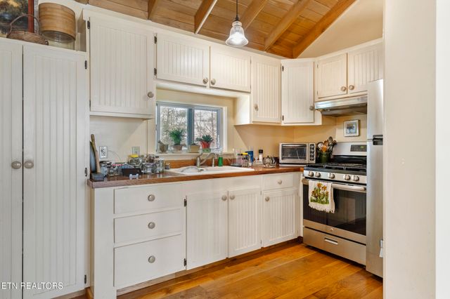 258 Charlie Newberry Rd, Lancing, TN 37770