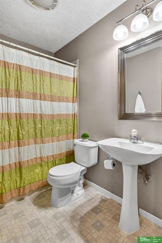 2612 Ponderosa Drive, Bellevue, NE 68123